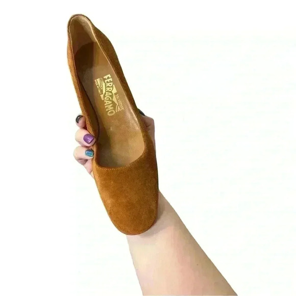 Salvatore Ferragamo Shoes - Vintage Salvatore Ferragamo Suede Kitten Heels Size 7 In Cognac